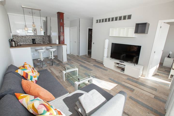 Entire apartment, Holiday apartment for 5 people with pool in Playa Paraíso, Adeje