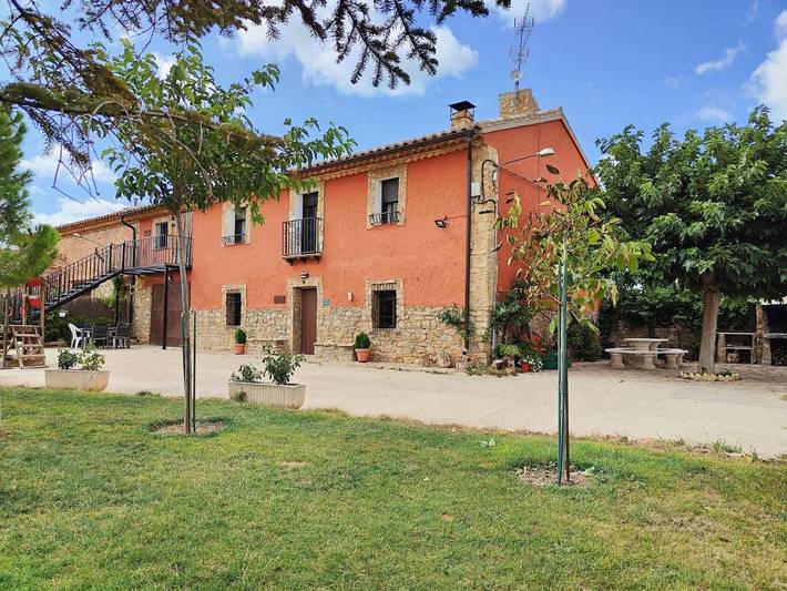 Casa rural para 4 personas, con Balcón y Terraza además de Jardín y Piscina para niños en Cella