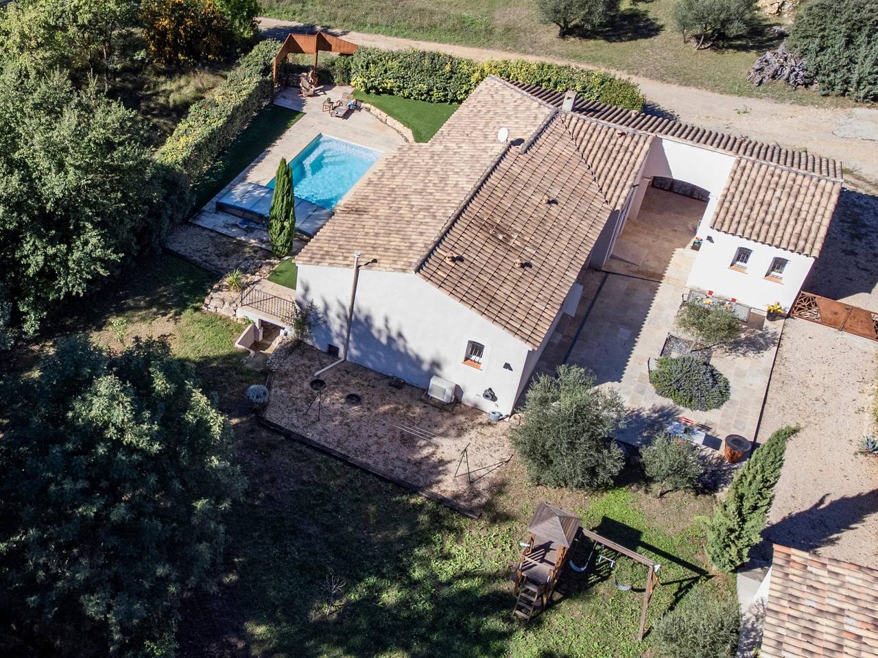 Ferienhaus mit Klima, Schwimmbad und Dorfnähe in Saint-Antonin-du-Var, Brignoles Region