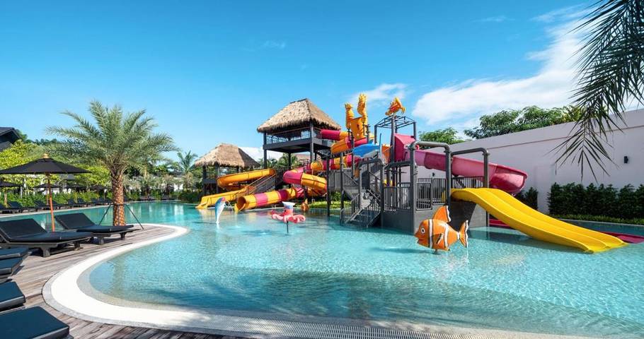 Hôtel pour 3 personnes, avec bassin pour enfant et piscine ainsi que vue et jardin - 1
