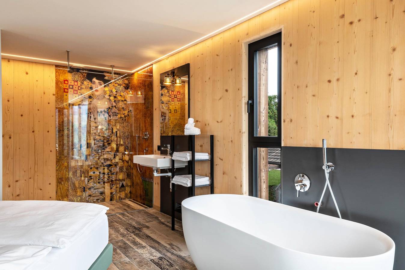 Ganze Wohnung, Aumia Ferienwohnung Diamant' mit Bergblick & Terrasse in Völs am Schlern, Dolomiti Superski