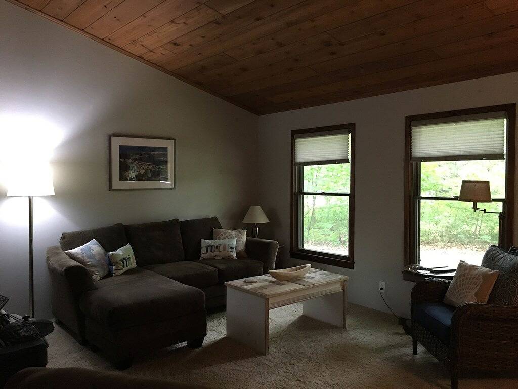 Nebensaison 4-6 Mo. Oktober bis Mai ~ Hundefreundlich ~ $ 1300. mo enthält Dienstprogramme! in Macatawa, Allegan County