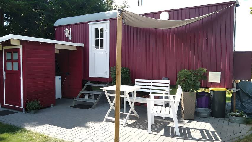 Holiday Home 'Bauwagen Rhumeblüte' with Private Terrace, Garden and Wi-Fi in Rüdershausen, Harzvorland