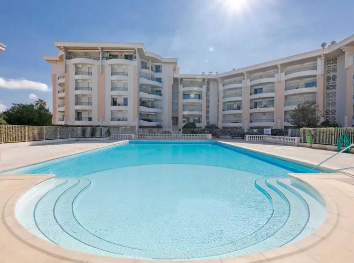 Appartement de vacances pour 4 personnes, avec piscine et terrasse