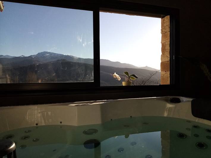 Gîte pour 4 personnes, avec jardin et balcon ainsi que sauna et jacuzzi dans l' Ariège - 2