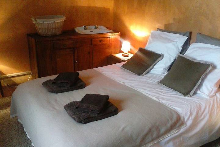 Gîte pour 3 personnes, avec jardin et terrasse à Camlez - 4