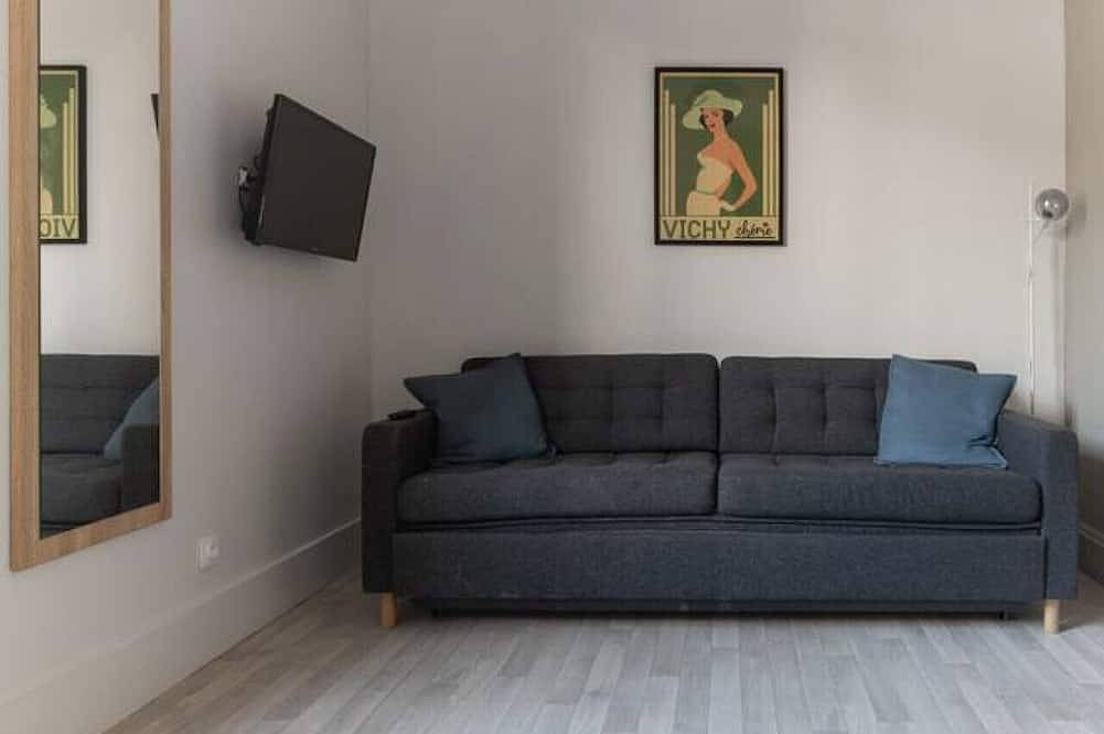 Entire apartment, Le Desroziers 313 - 31 avenue Victoria - Vichy in Vichy, Vichy region