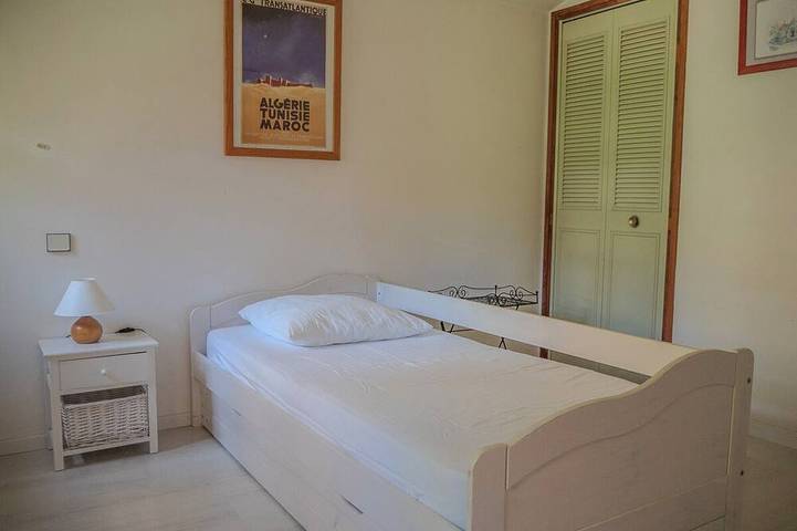 Location de vacances pour 6 personnes, avec jardin et terrasse à Saint-Michel-l'Observatoire - 3