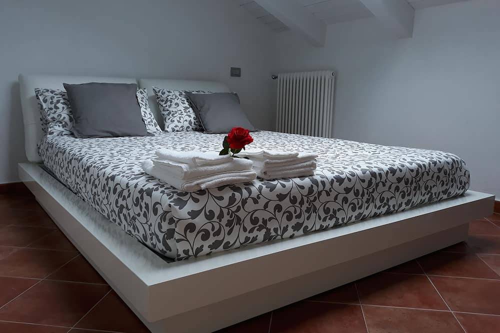 Entire apartment, Casa Marcone charming apartment between the Cinque Terre, Tigullio and Portofino in Deiva Marina, Riviera di Levante