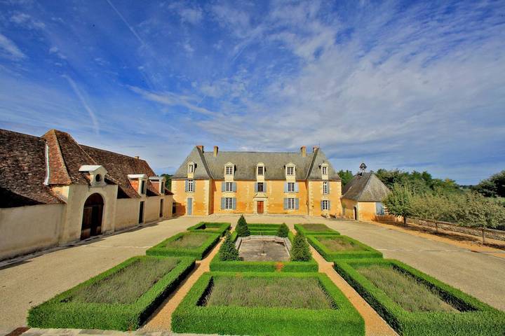 Château pour 18 personnes, avec Jardin et Piscine en Dordogne