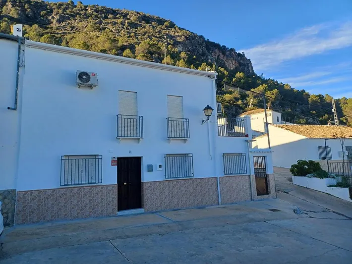 Holiday home for 10 people, with view and terrace, with pets - 1
