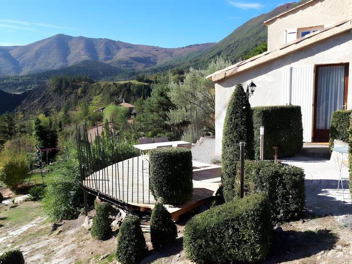 Gîte pour 4 personnes, avec jardin dans les Alpes-de-Haute-Provence