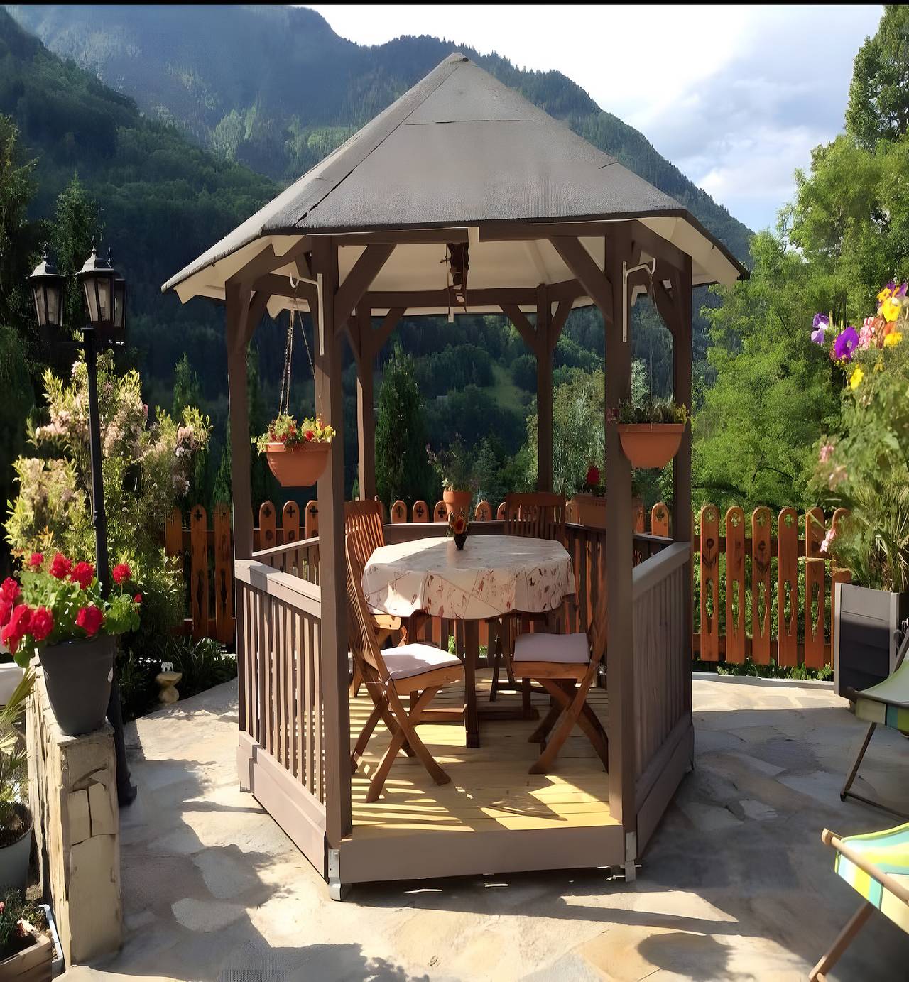 Ganze Wohnung, Apartment 'Chalet Des Heureux' mit Seeblick, privater Terrasse und Wlan in Allemond, Nationalpark Écrins