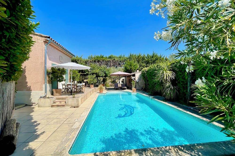 Charmante maison provençale avec belle piscine ! in Pont-Saint-Esprit, Région de Nîmes