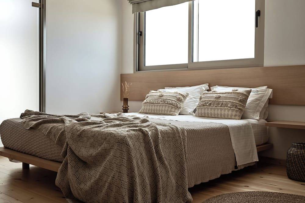 Villa with pool on the edge of the hill in Bochali, Zakynthos