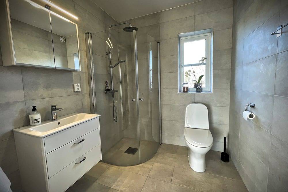 Neue See-Villa 135qm am Vänernsee mit idyllischem Hafenflair + Naturschutzgebiet in Mellerud, Vänern