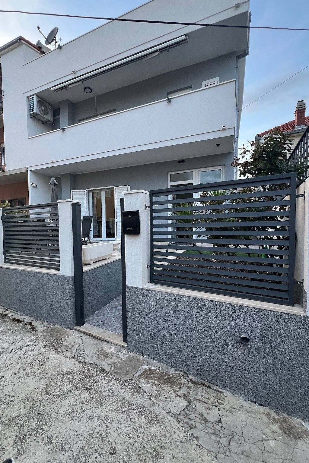 Entire apartment, Two bedroom apartment with balcony Kaštel Stari, Kaštela A-24379-b in Kastel Stari, Split-Dalmatia