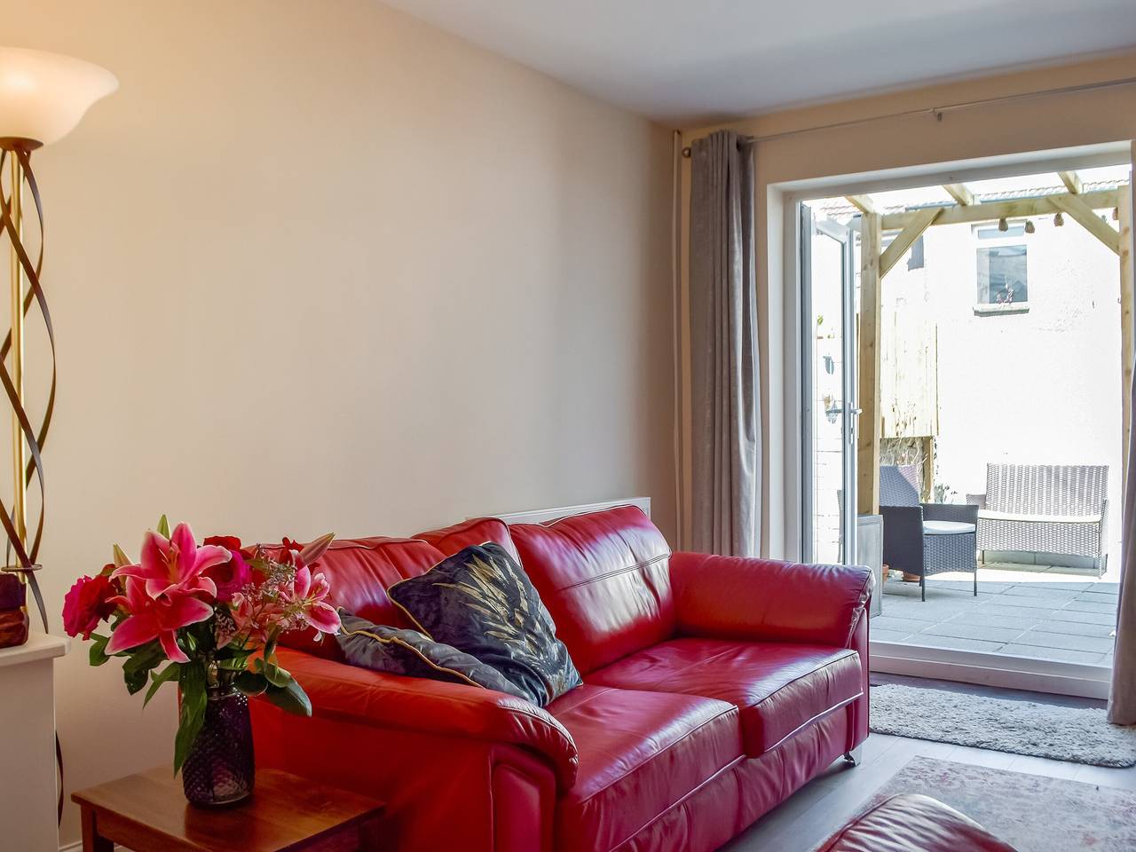 Morwood Cottage in Porthcawl, Bridgend region