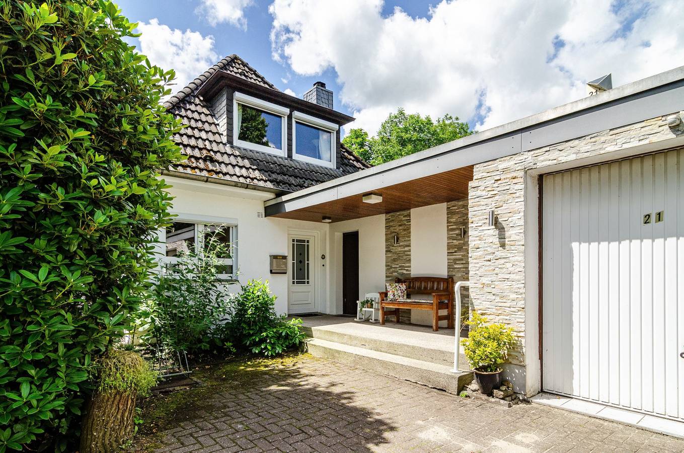Ganze Wohnung, Ferienwohnung 'Ferienhaus Hannelore' mit privater Terrasse, privatem Garten und Wlan in Jever, Nordseeküste