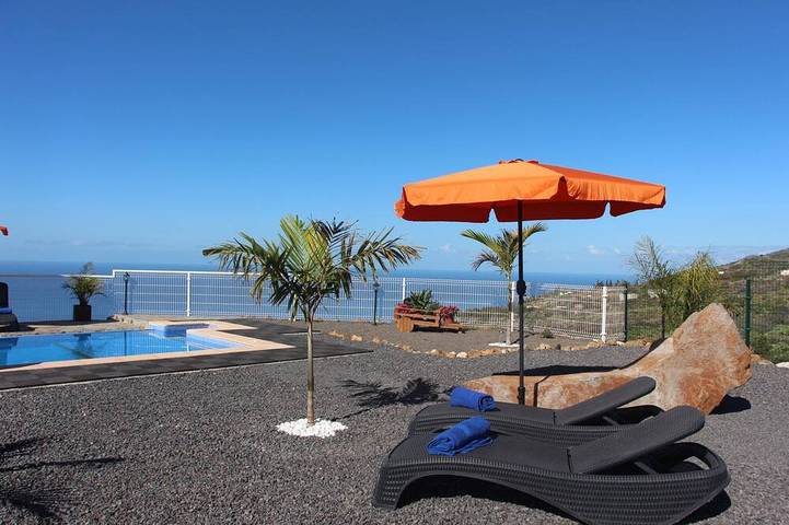 Finca für 4 Personen, mit Terrasse und Pool sowie Garten in Tijarafe