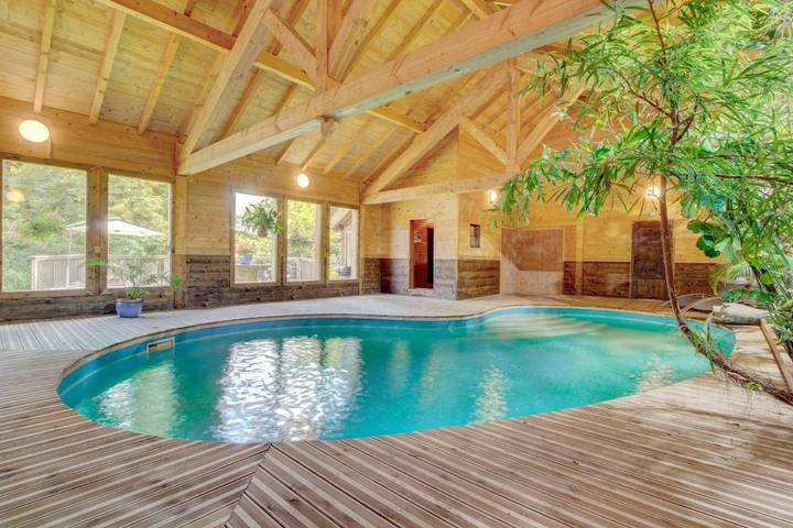Maison d’hôte pour 2 personnes, avec jardin et piscine ainsi que jacuzzi et terrasse