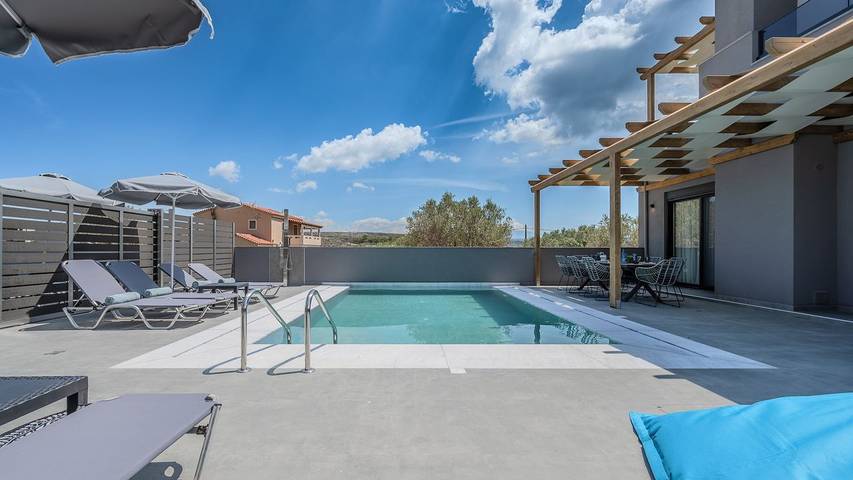 Holiday rental for 12 people, with garden and balcony as well as pool in Hersonissos