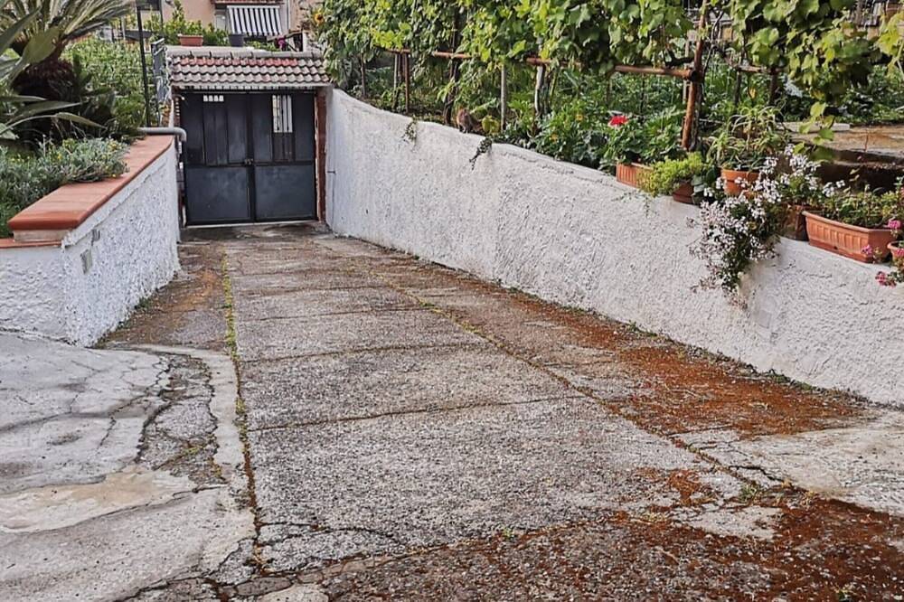 Appartamento intero, Tettoeletto Garden Bio in Castellammare di Stabia, Napoli e dintorni