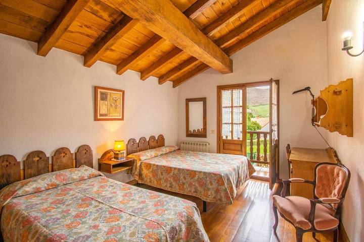 Casa rural con piscina para 12 personas, con Balcón y Terraza además de Jardín y Piscina en Navarra - 2