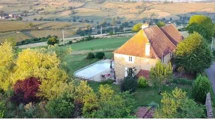 Gîte pour 8 personnes, avec piscine à Saint-Julien-de-Civry