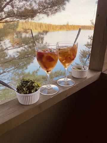 Chalet for 8 Guests in Ontario, Canada, Picture 2