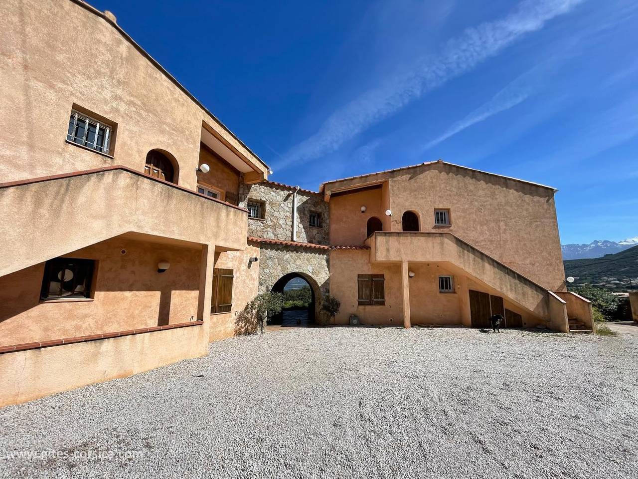 Semper Fidelis in Calvi, Calvi e dintorni