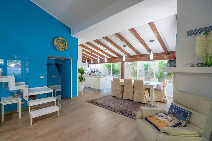 Villa for 8 people, with Balcony and Terrace as well as Pool and View in Cefalù