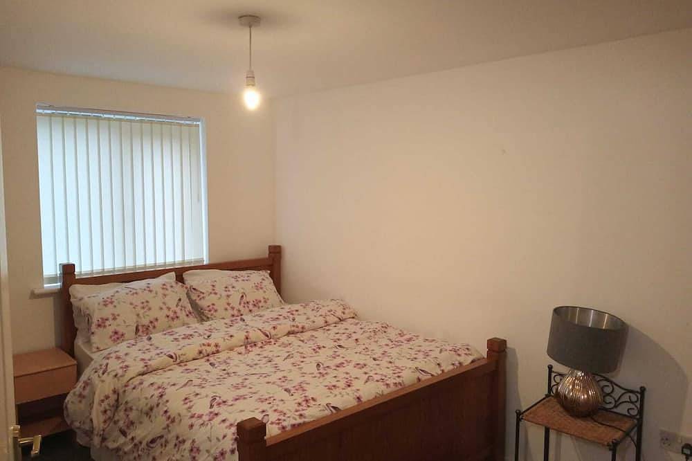 The Flat - few minutes from Wolverhampton train station. Ideal for family  of 5 in Wolverhampton, Birmingham Area