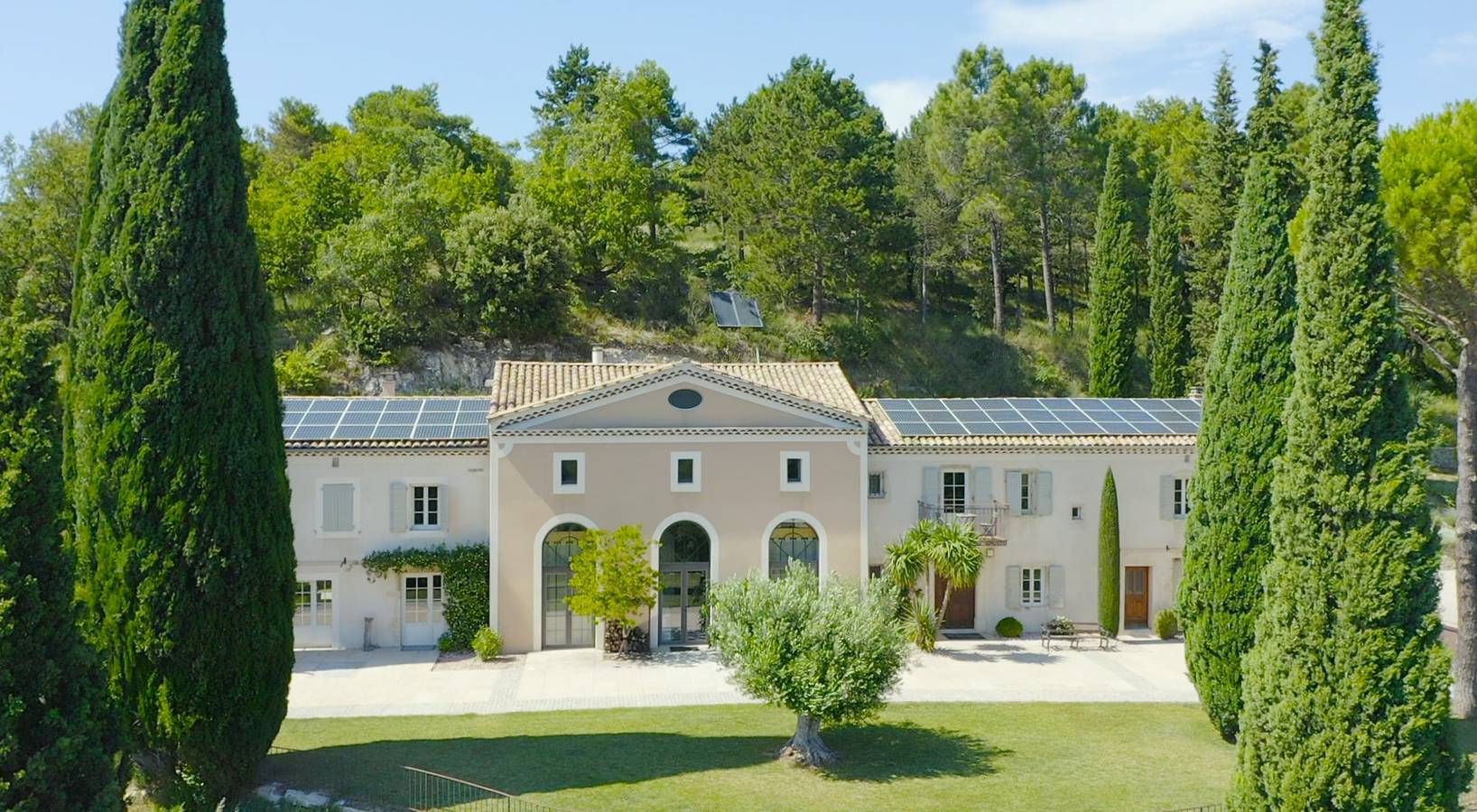 Domaine de Fontvieille piscine spa luxe au naturel in Allan, Région de nyons