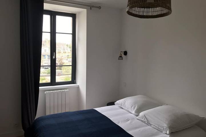 Duplex centre ville 120m2 .Face à la cathédrale de Saint Pol de Leon . in Saint-Pol-de-Léon, Ceinture Dorée