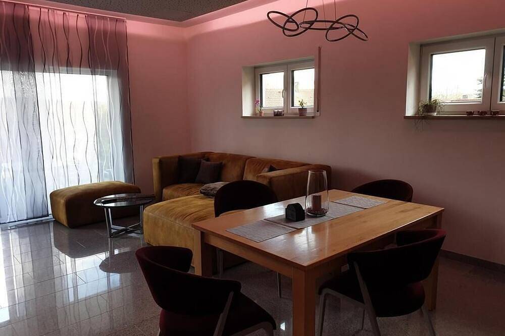 Ganze Wohnung, Ferienwohnung mit 2 Schlafzimmer und Terrasse in Beilngries, Altmühltal
