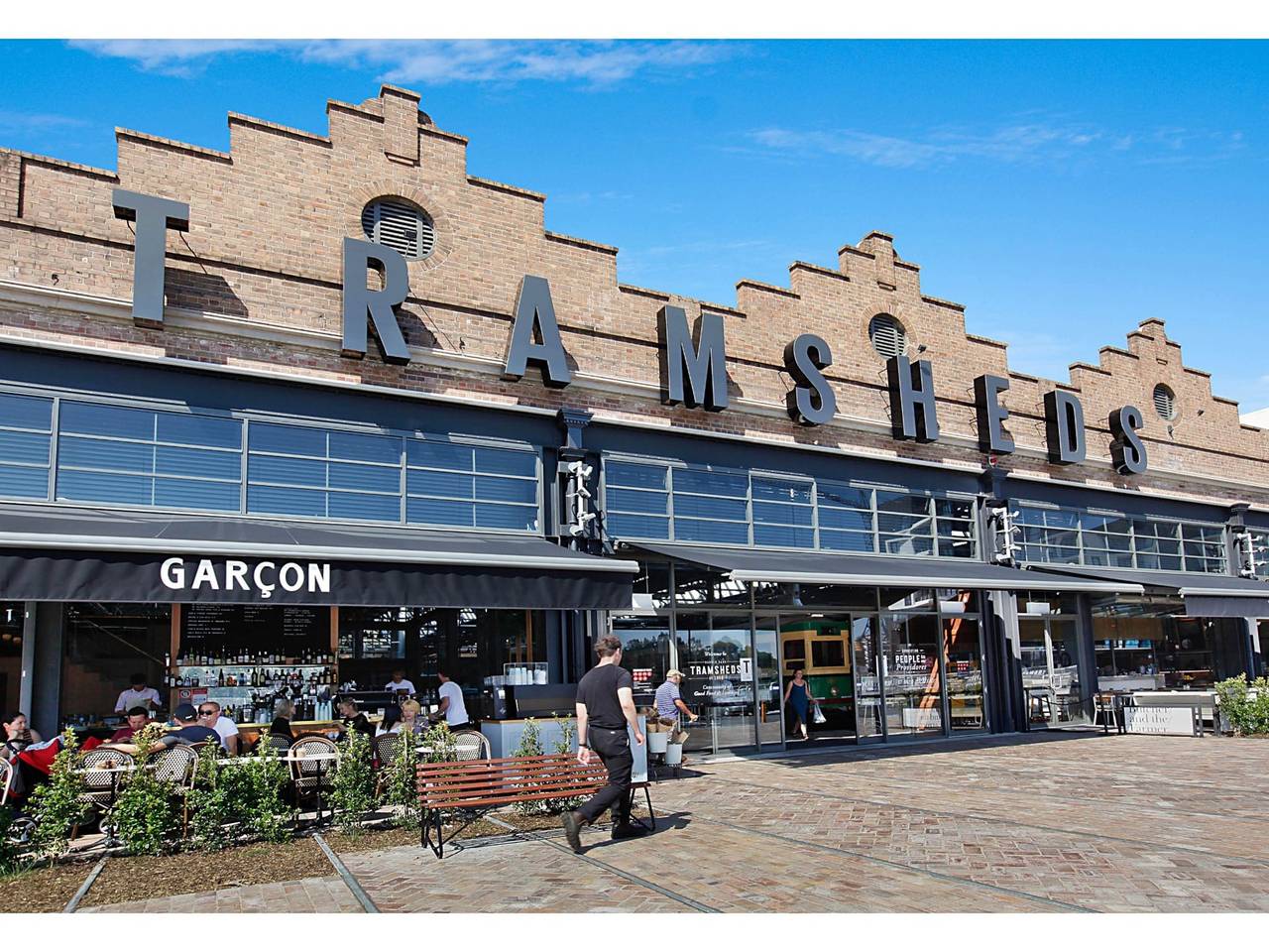 Entire studio, Renovated studio in bohemian area close to city in Glebe, Sydney