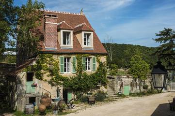 Gîte pour 2 personnes, avec terrasse et piscine, animaux acceptés dans Chevroches