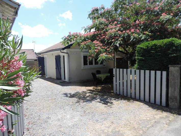 Gîte pour 3 personnes, avec Terrasse ainsi que Jardin et Vue