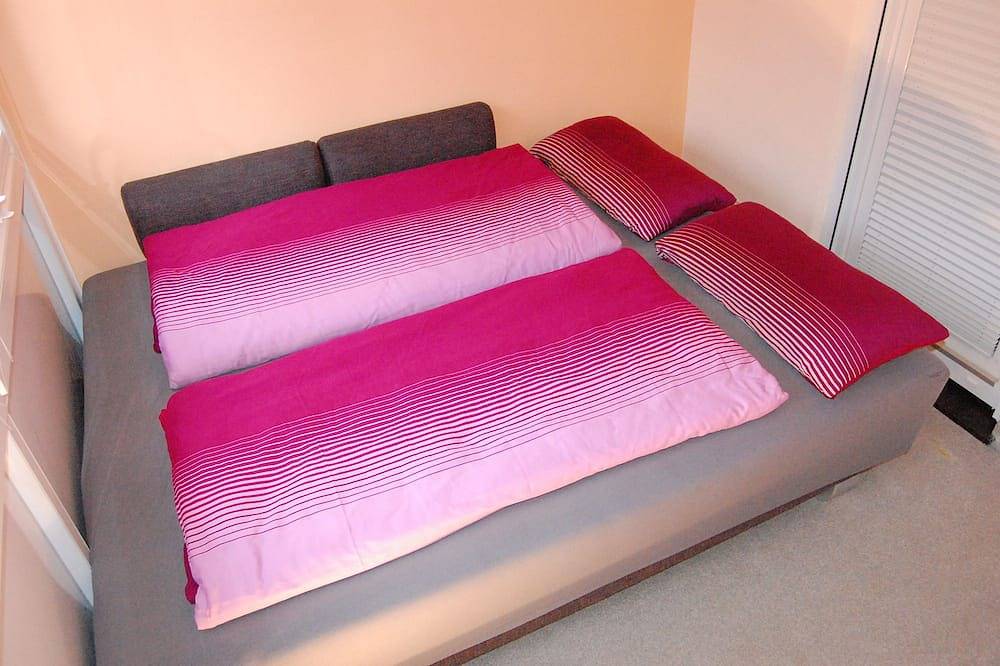 Ganze Wohnung, Exklusive, seenahe Ferienwohnung in einer Wohnanlage mit parkähnlichem Garten in Überlingen, Region Bodensee-Oberschwaben