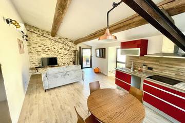 Gîte pour 2 personnes, avec terrasse à Sainte-Valière