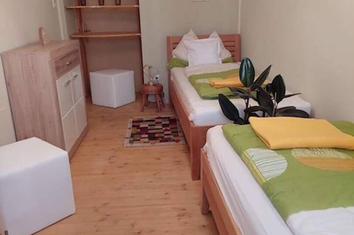 Ganze Wohnung, Ruhige, gemütliche Ferienwohnung (66qm) mit großer Terrasse in Herrnbaumgarten, Mistelbach (Niederösterreich)