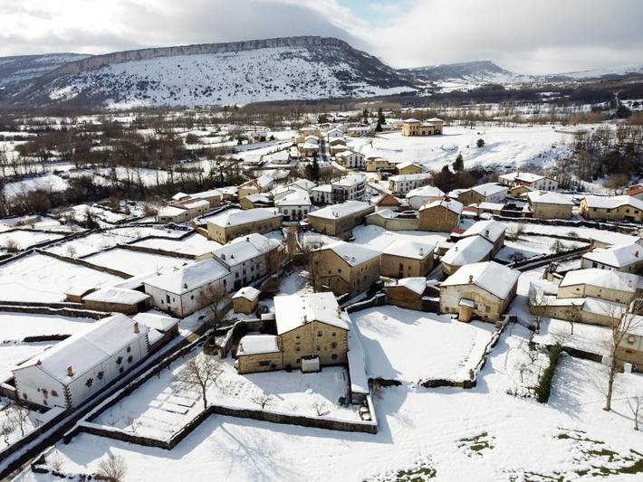 Hotel para 2 personas, con jardín y vistas en Merindad de Sotoscueva - 4
