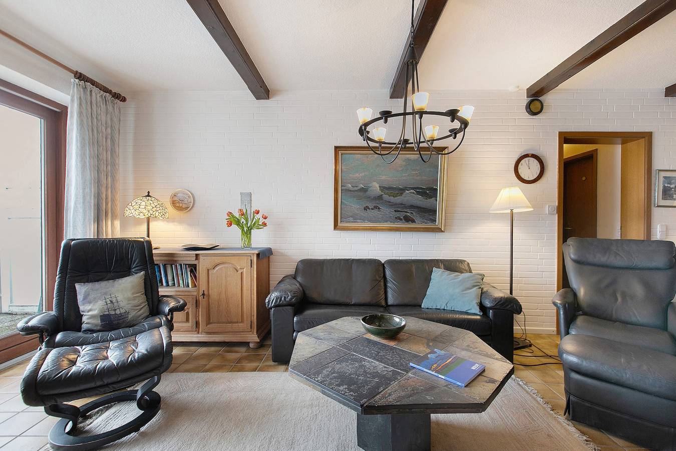Entire apartment, Apartment 'Fewo 1 Hooge' with Shared Terrace, Shared Garden and Wi-Fi in Dagebüll, Nordseeküste