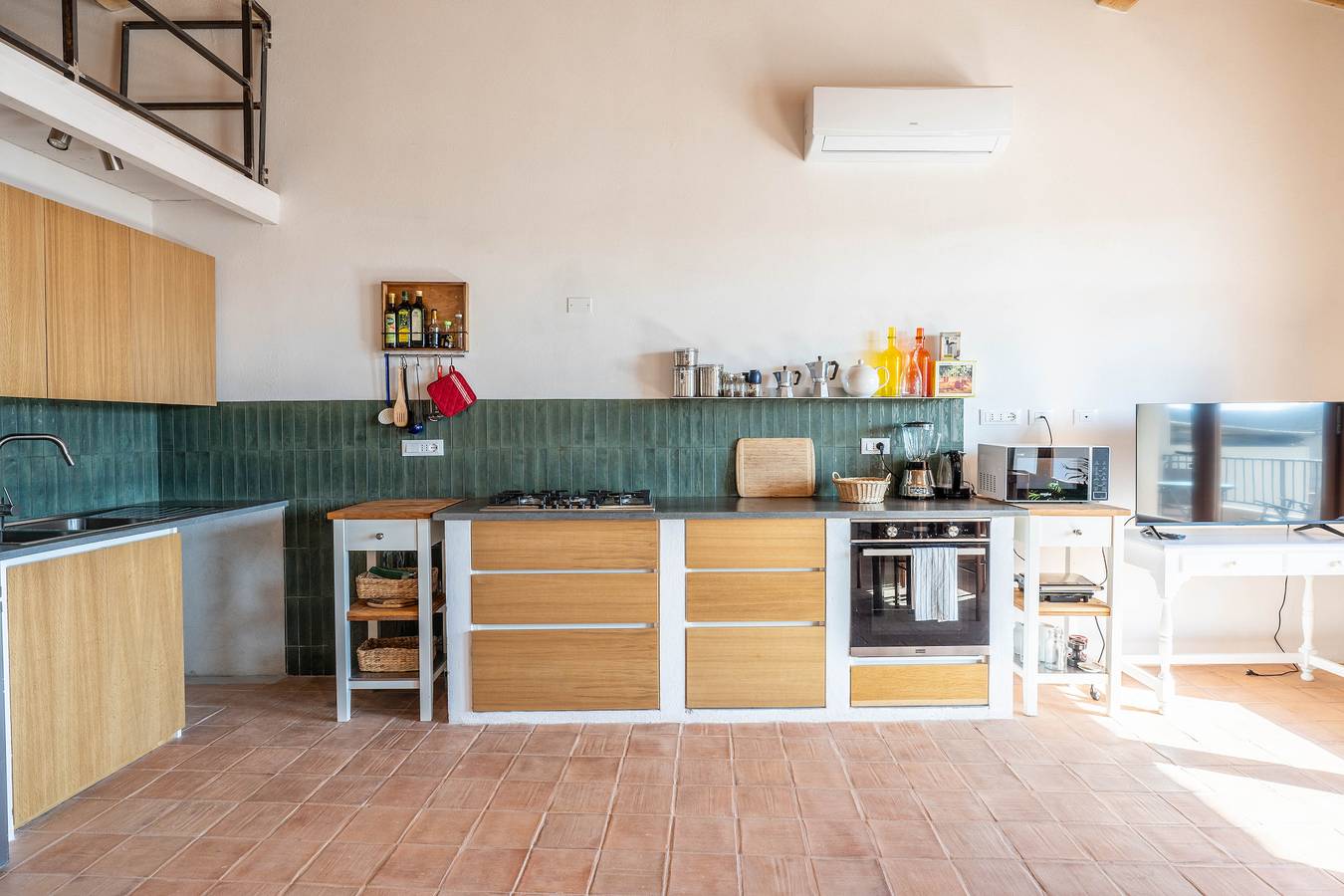 Casa Tharros in Nurachi, Stagno di Càbras