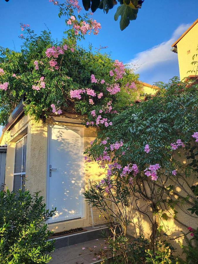 Appartement de vacances pour 2 personnes, avec Terrasse et Jardin ainsi que Piscine et Vue