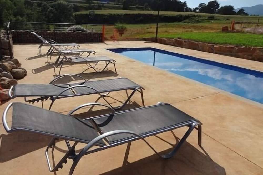 Casas Rurales La Salada für 10 personen in Lladurs, Lleida Provinz