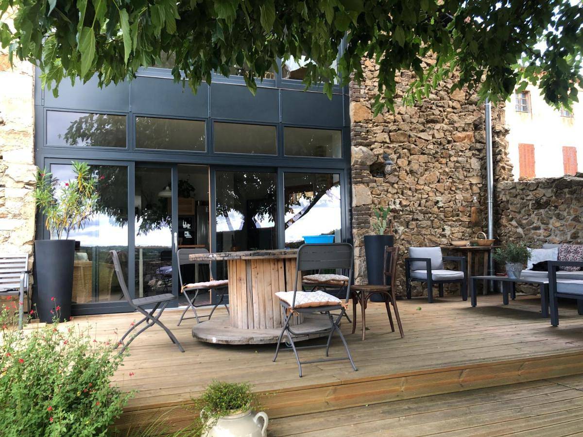 Appartement de vacances entier, Double Room with Private Bathroom in Chavanay, Parc Naturel Régional du Pilat
