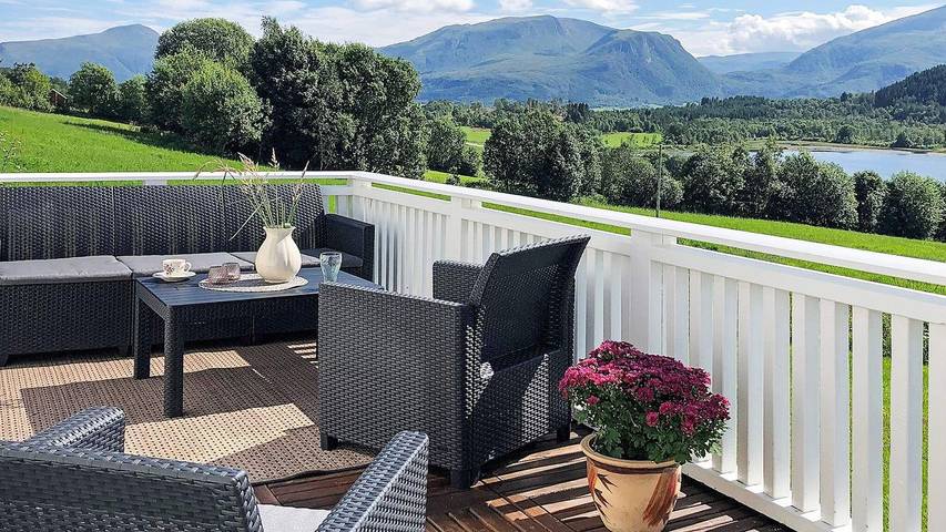 Ferienhaus für 6 Personen, mit Ausblick und Terrasse sowie Garten - 1