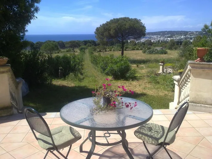 Casa de familia para 2 personas, con terraza además de jardín y vistas, Se admiten mascotas - 1